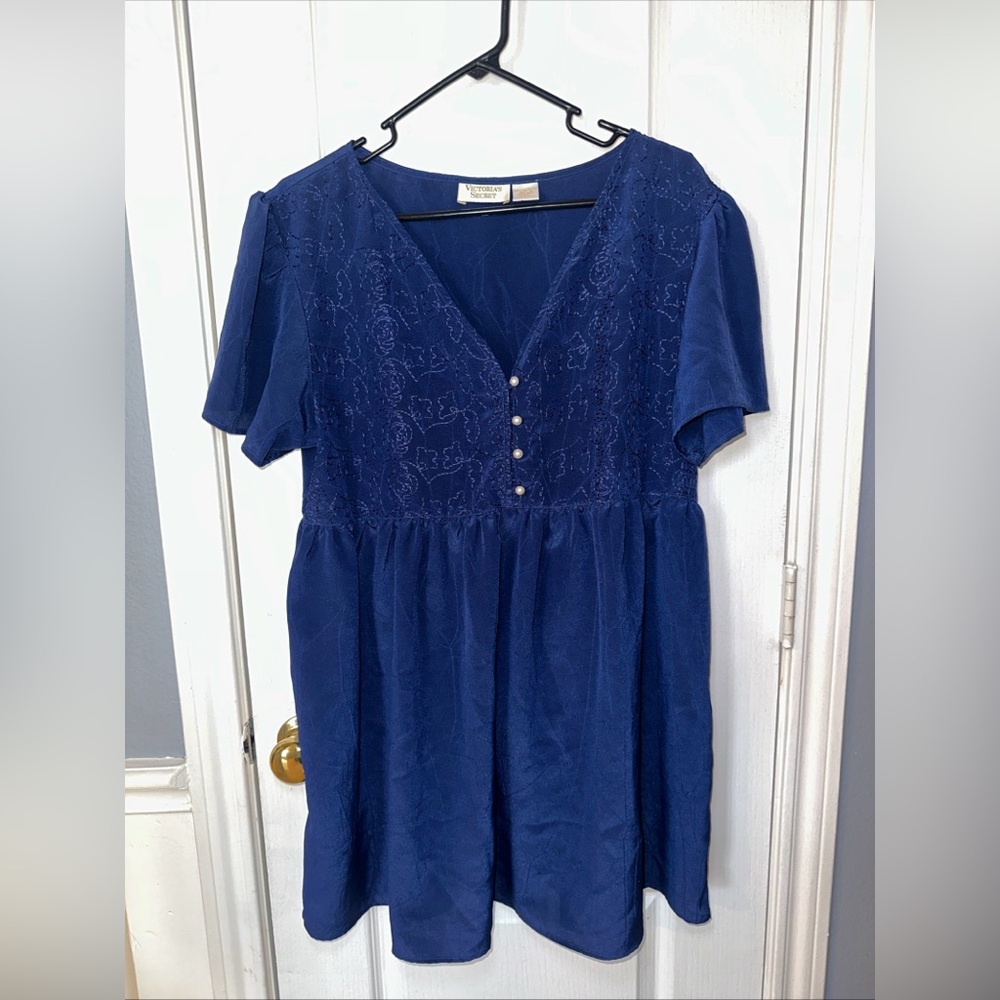 Vintage Victorias Secret Gold Label Navy Blue Floral Embroidered Nightgown M/L‎
